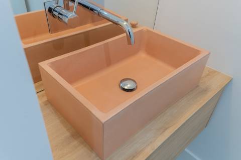 Um apartamento cheio de alma, num pedaço de Lisboa com arte, luz e história