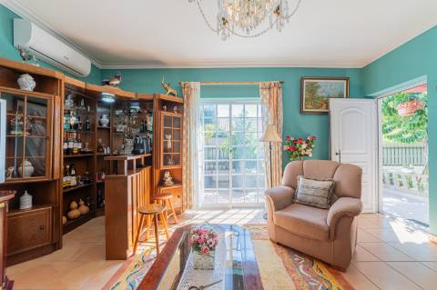 Moradia T2+3 Mobilada em Azeitão