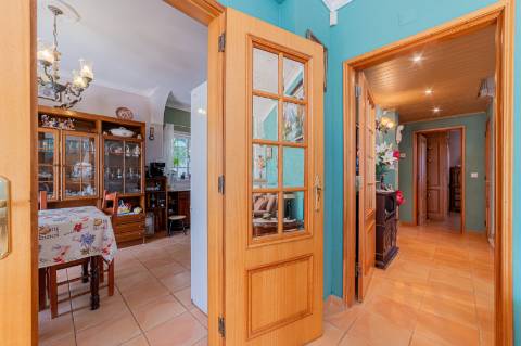 Moradia T2+3 Mobilada em Azeitão