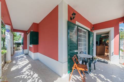 Moradia T2+3 Mobilada em Azeitão