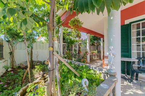 Moradia T2+3 Mobilada em Azeitão