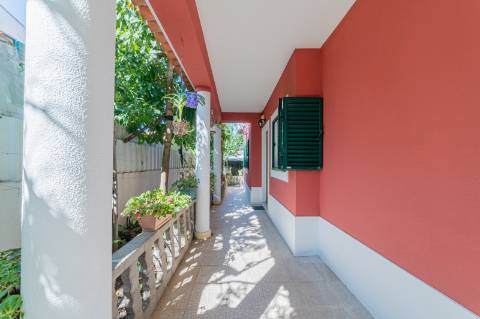 Moradia T2+3 Mobilada em Azeitão