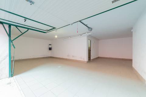 Moradia T3 de 3 pisos - São Domingos de Rana