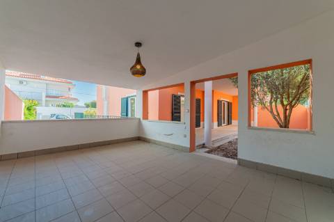 Moradia T3 à venda em São Domingos de Rana