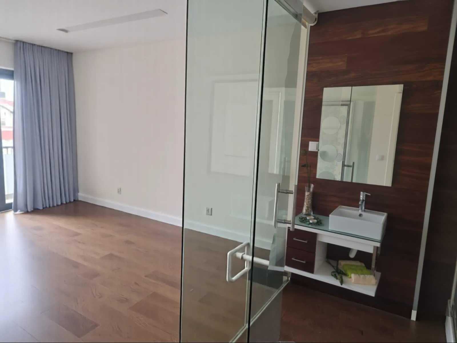 Moradia T3+1 em Condomínio Privado na Parede