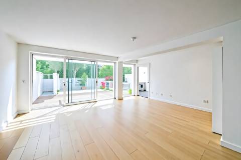 Apartamento T2+1 com jardim privativo no Condomínio Jardins do Mar, Sesimbra