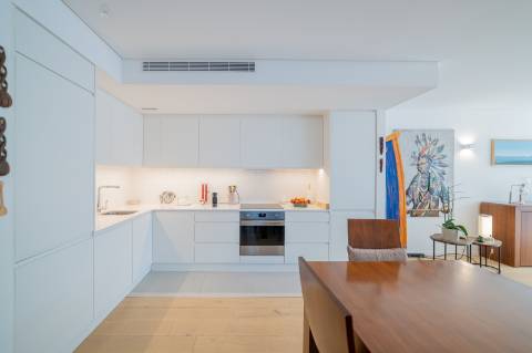 Apartamento T2+1 com jardim privativo no Condomínio Jardins do Mar, Sesimbra