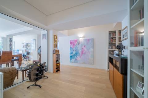 Apartamento T2+1 com jardim privativo no Condomínio Jardins do Mar, Sesimbra