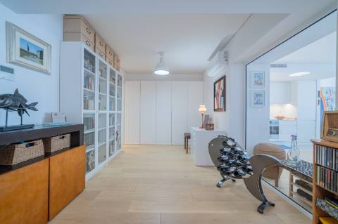 Apartamento T2+1 com jardim privativo no Condomínio Jardins do Mar, Sesimbra