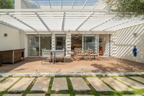 Apartamento T2+1 com jardim privativo no Condomínio Jardins do Mar, Sesimbra