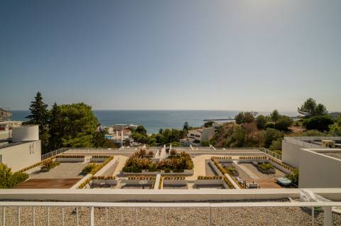 Apartamento T2+1 com jardim privativo no Condomínio Jardins do Mar, Sesimbra