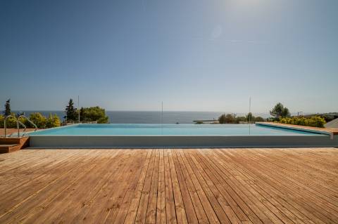 Apartamento T2+1 com jardim privativo no Condomínio Jardins do Mar, Sesimbra