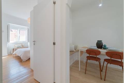 Um apartamento cheio de alma, num pedaço de Lisboa com arte, luz e história