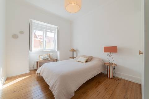 Um apartamento cheio de alma, num pedaço de Lisboa com arte, luz e história