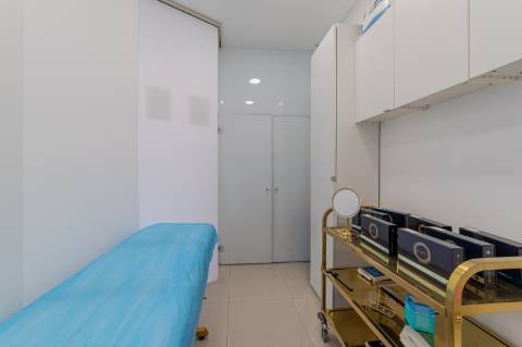 Trespasse de Salão de Beleza - Localização Premium na Avenida Casal Ribeiro, Lisboa