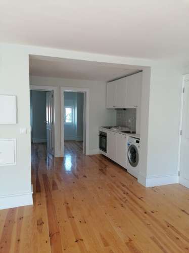 Arrendamento | T4 Duplex cheio de charme na Rua da Bela Vista à Graça