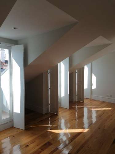 Arrendamento | T4 Duplex cheio de charme na Rua da Bela Vista à Graça