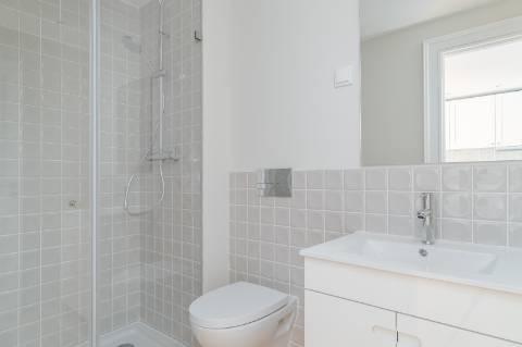 Arrendamento | T4 Duplex cheio de charme na Rua da Bela Vista à Graça