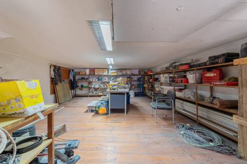 Armazém amplo em Campo de Ourique