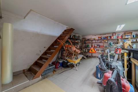 Armazém amplo em Campo de Ourique