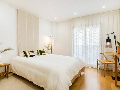 Apartamento T1 na Avenida Miguel Bombarda mobilado e lugar de garagem