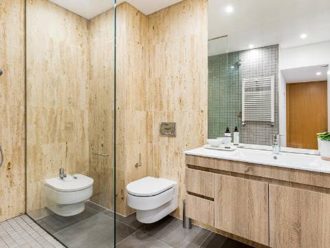 Apartamento T1 na Avenida Miguel Bombarda mobilado e lugar de garagem