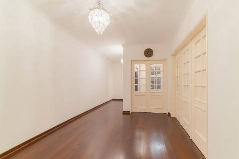 Moradia T5 na Verdizela com 400m2, num terreno total de 1.200m2