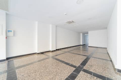 Loja na Barão Sabrosa, em Lisboa