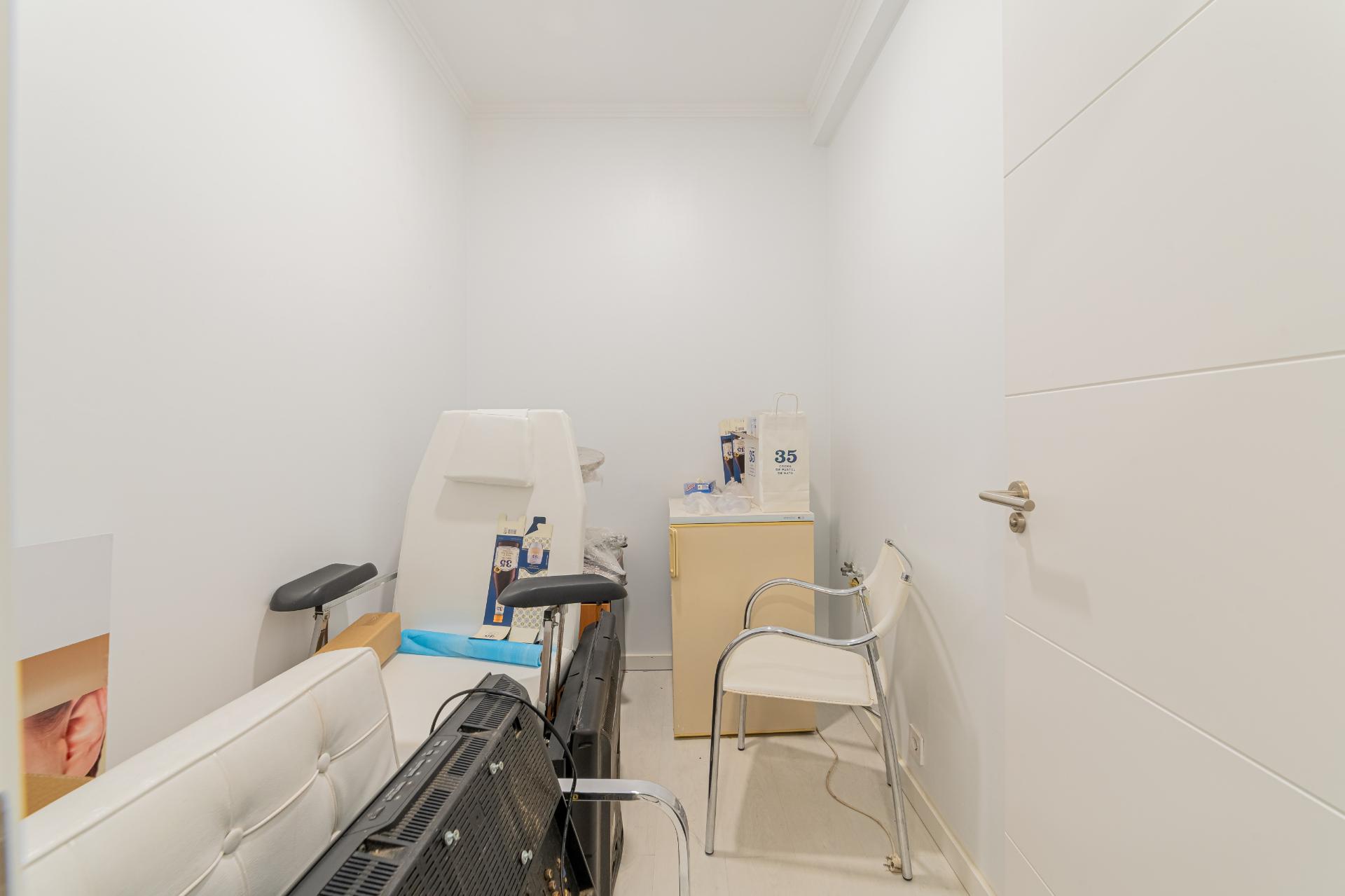 Trespasse de Clínica de Beleza - Localização Premium em Almada