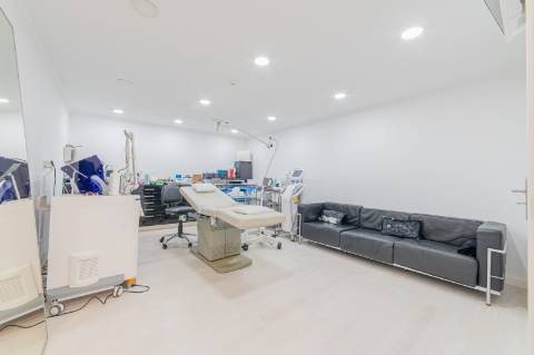 Trespasse de Clínica de Beleza - Localização Premium em Almada