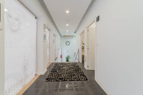 Trespasse de Clínica de Beleza - Localização Premium em Almada