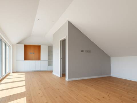 Apartamento T3 Duplex Monte Estoril vista Mar