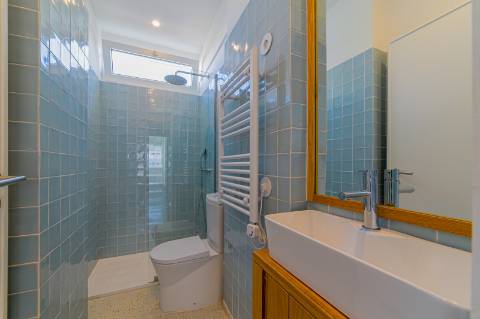 T4 Duplex de 152 m² Totalmente Remodelado, a Estrear | Avenida Infante Santo, Lisboa