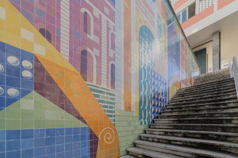 T4 Duplex de 152 m² Totalmente Remodelado, a Estrear | Avenida Infante Santo, Lisboa