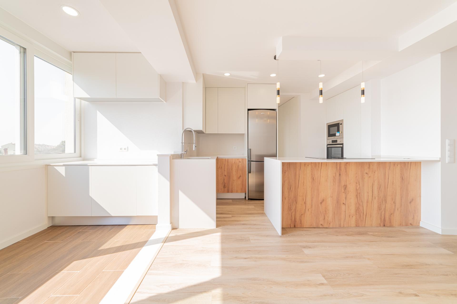 Apartamento T3 totalmente remodelado, em Cacilhas, Almada