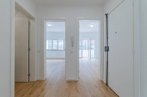 T2 Totalmente Remodelado - Rua Comandante António Feio, Almada