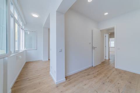 T2 Totalmente Remodelado - Rua Comandante António Feio, Almada