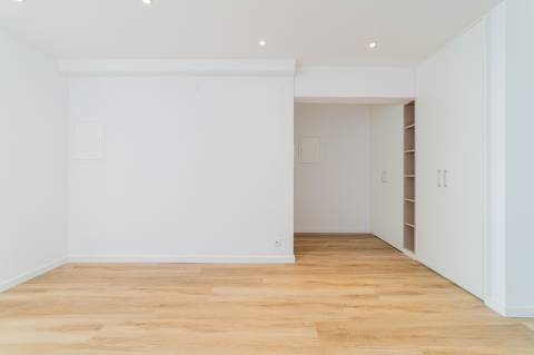 Apartamento T3 totalmente remodelado, em Cacilhas, Almada