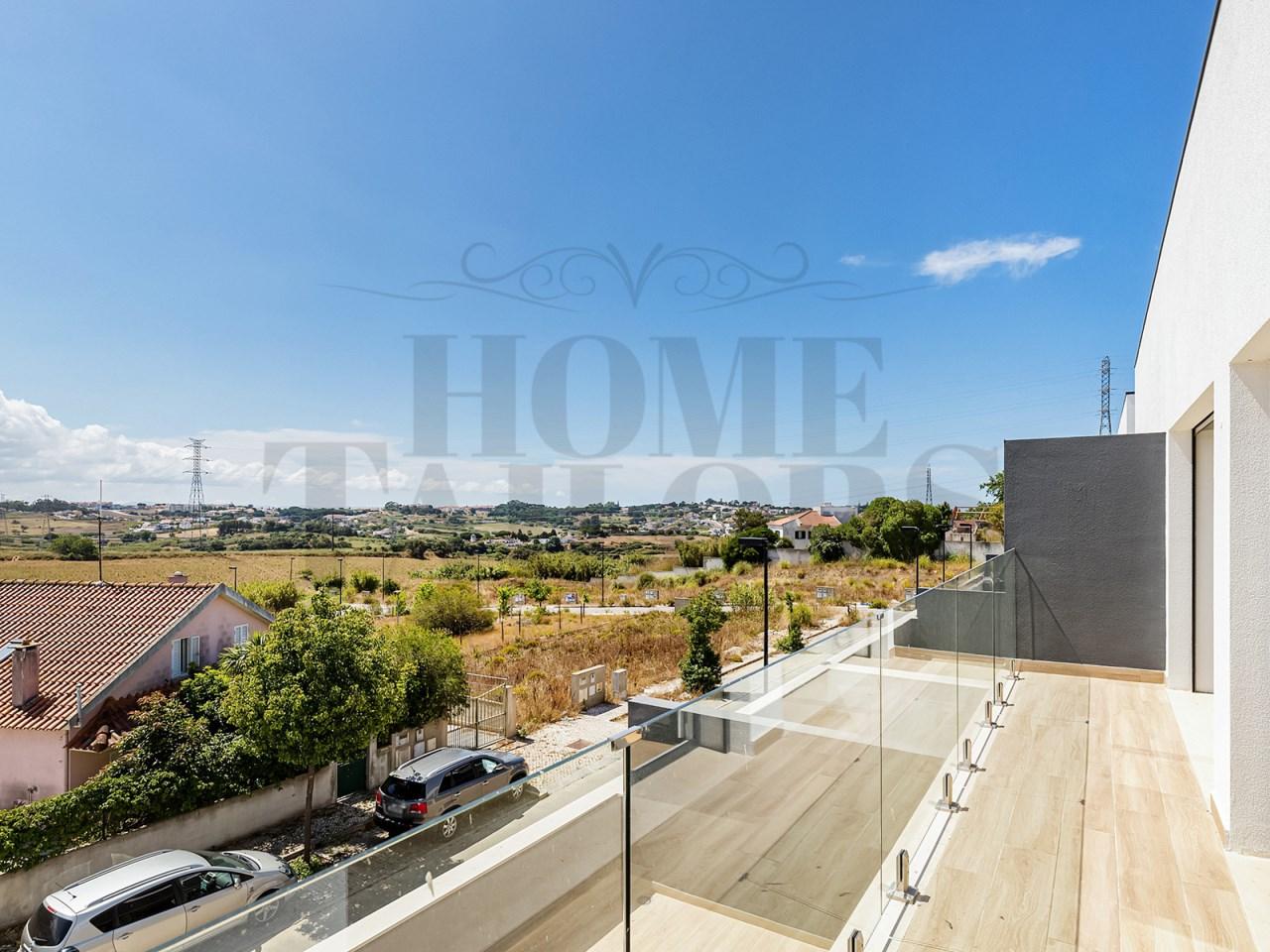 MORADIA T3+1 | A DOIS MINUTOS DAS PRAIAS DE S.JOAO DA CAPARICA