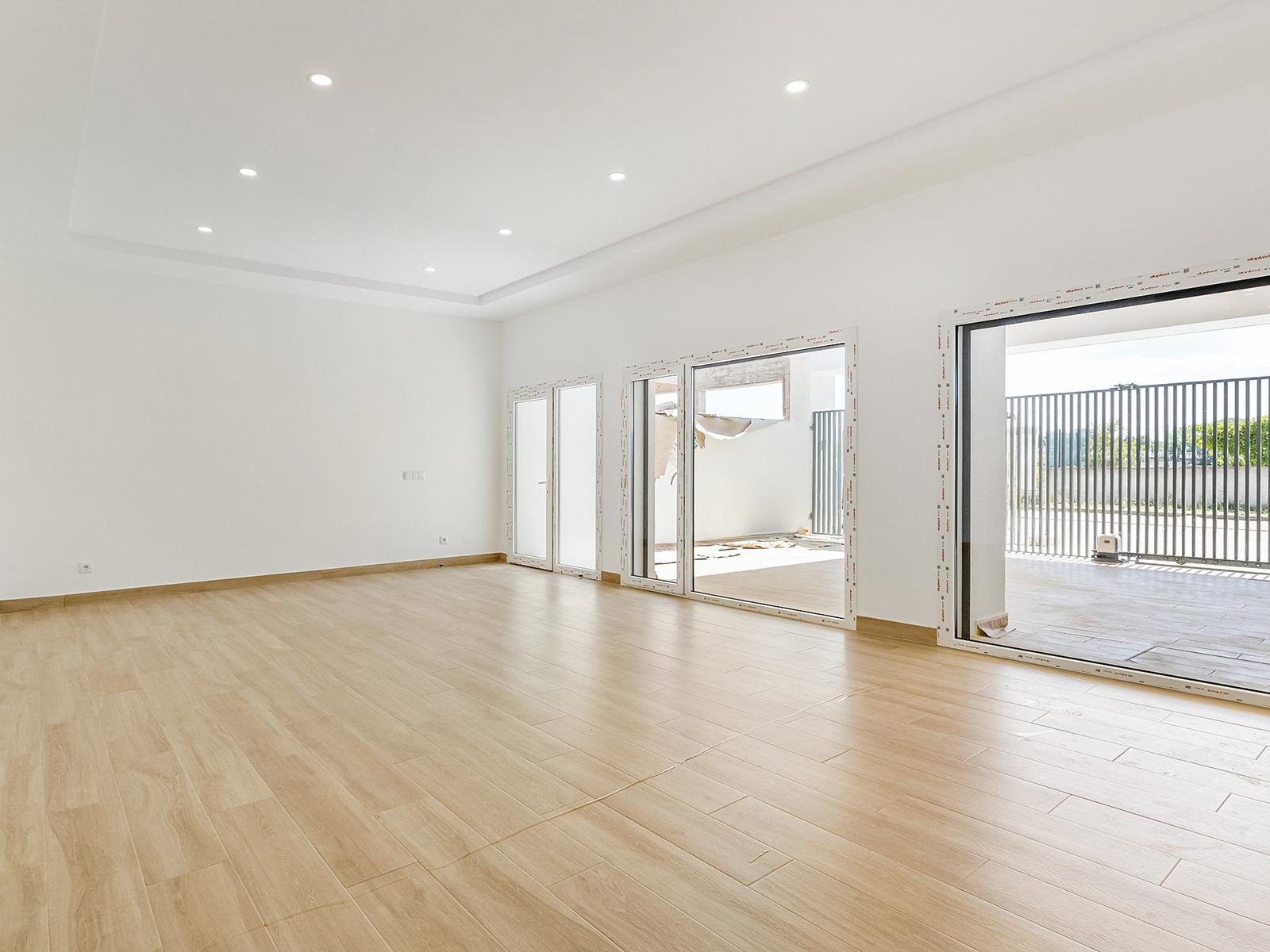 MORADIA T3+1 | A DOIS MINUTOS DAS PRAIAS DE S.JOAO DA CAPARICA