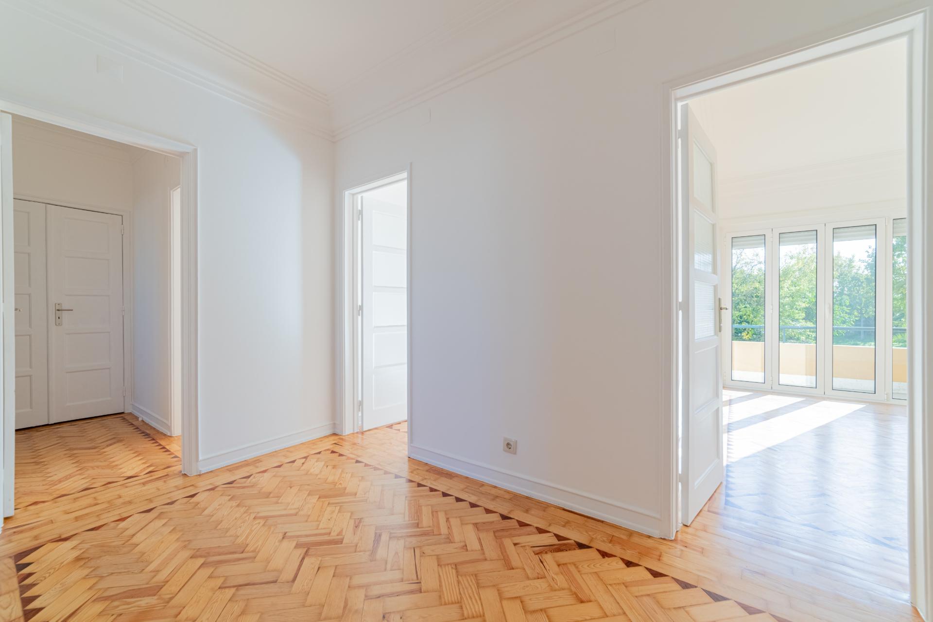 Arrendamento na Graça - Excelente T3+1 acabado de remodelar