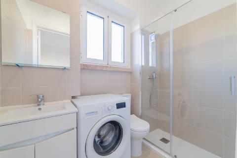 Arrendamento na Graça - Excelente T3+1 acabado de remodelar