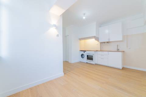 Arrendamento na Graça - Excelente T1 acabado de remodelar