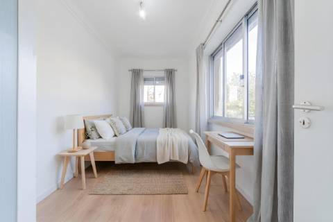 Arrendamento na Graça - Excelente T1 acabado de remodelar