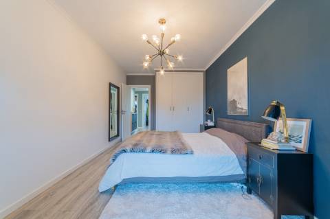 T3 Mobilado em Vale Flores | Espaço, Conforto e Localização Estratégica