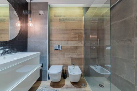 T3 Mobilado em Vale Flores | Espaço, Conforto e Localização Estratégica