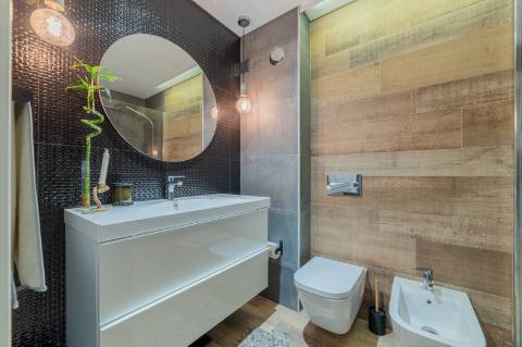 T3 Mobilado em Vale Flores | Espaço, Conforto e Localização Estratégica