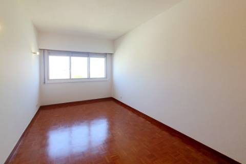 Arrendamento - Apartamento T2 nas Olaias
