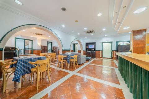 Prédio Urbano em Propriedade Total com Potencial Residencial - Campo de Ourique / Largo do Rato, Lisboa