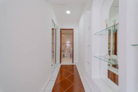 Prédio Urbano em Propriedade Total com Potencial Residencial - Campo de Ourique / Largo do Rato, Lisboa